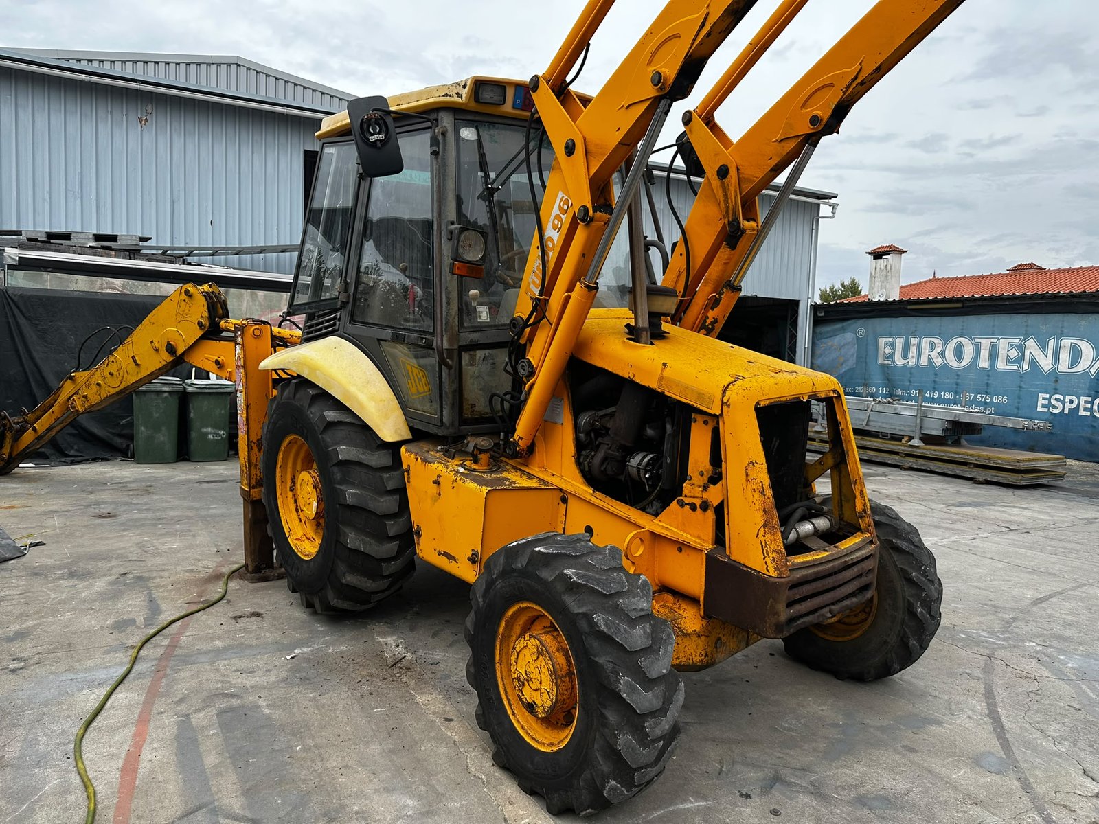 JCB antes